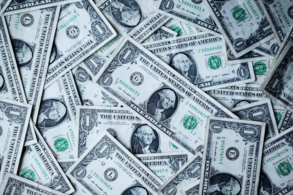 Inflacao IPCA-15 maio 2026 precos acima da expectativa teto meta Banco Central